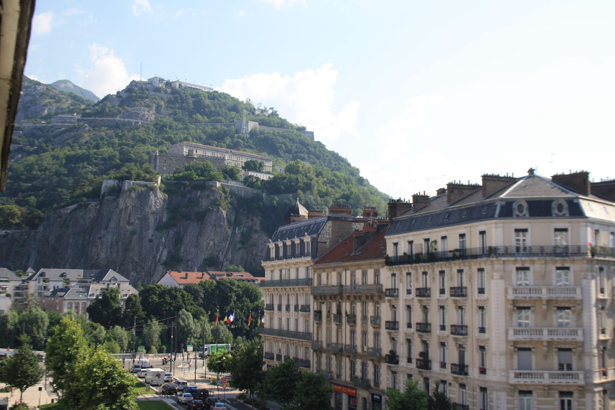 Ibis Styles Grenoble Centre Gare Hotel Exterior photo