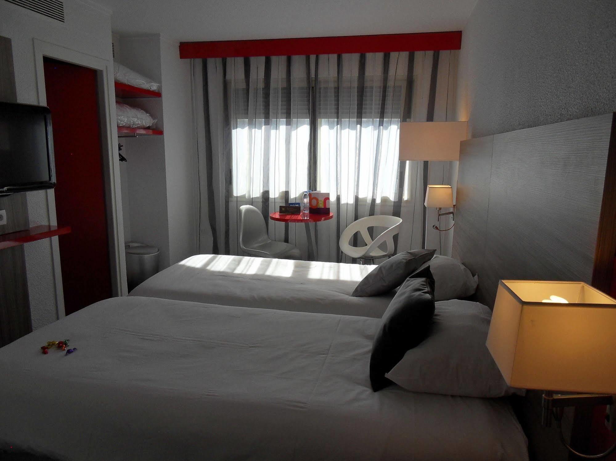Ibis Styles Grenoble Centre Gare Hotel Exterior photo