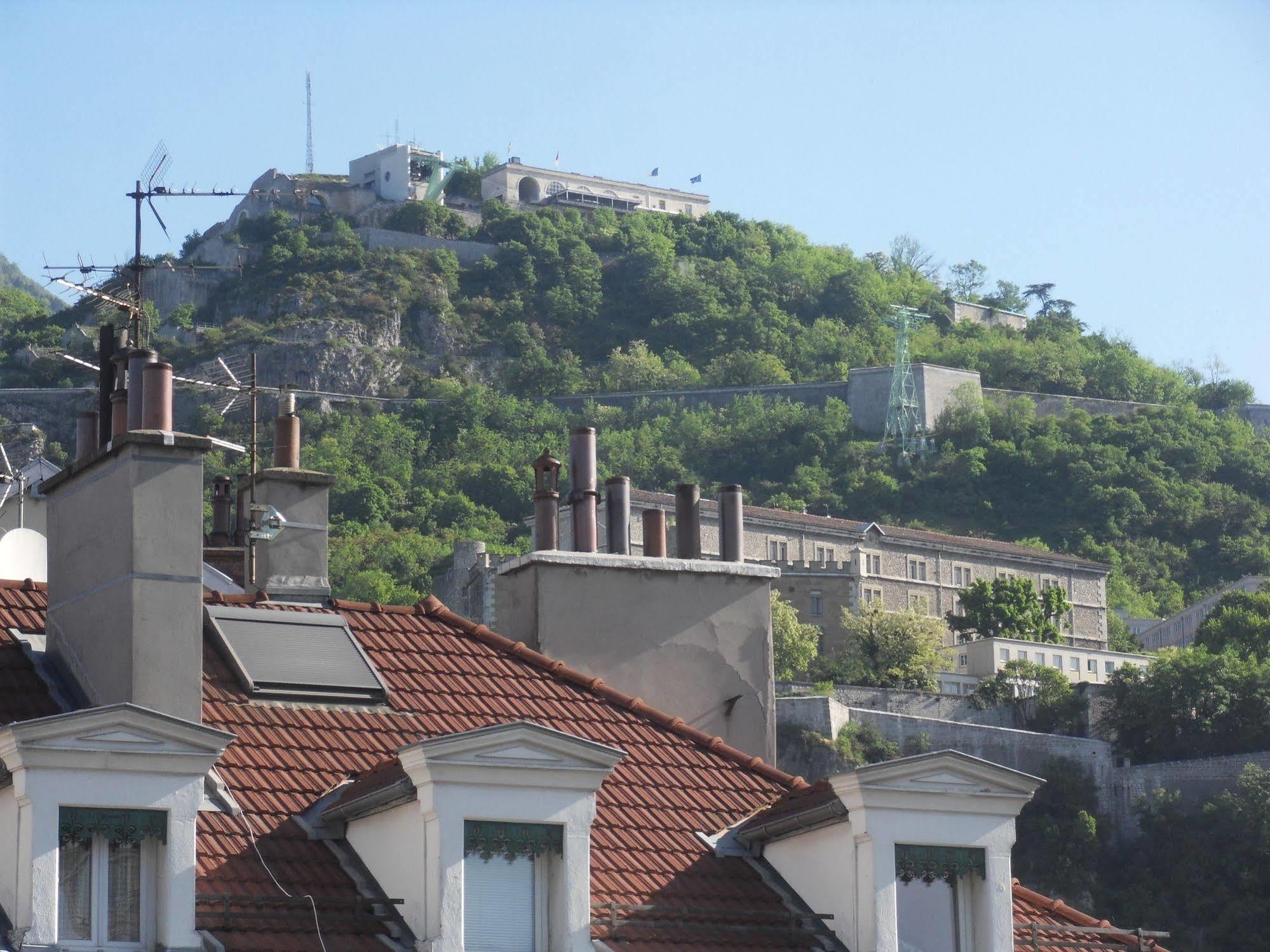 Ibis Styles Grenoble Centre Gare Hotel Exterior photo